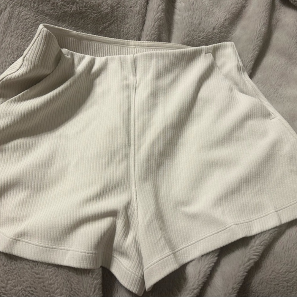 Ribbed soft stream shorts